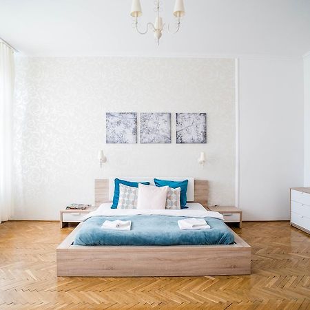 Nine Trees Apartment บูดาเปสต์ ภายนอก รูปภาพ